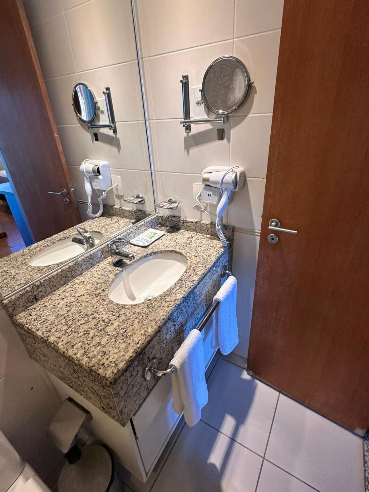 Barra Da Tijuca - 508 - De Frente Para Maravilhosa Piscina - Estacionamento Gratuito - Academia Comphania Atletica - Balsa Para Praia Gratis - Microondas - Geladeira Grande - Recepcao 24Horas - Wi-Fi - Com Pia Rio de Janeiro Exterior photo